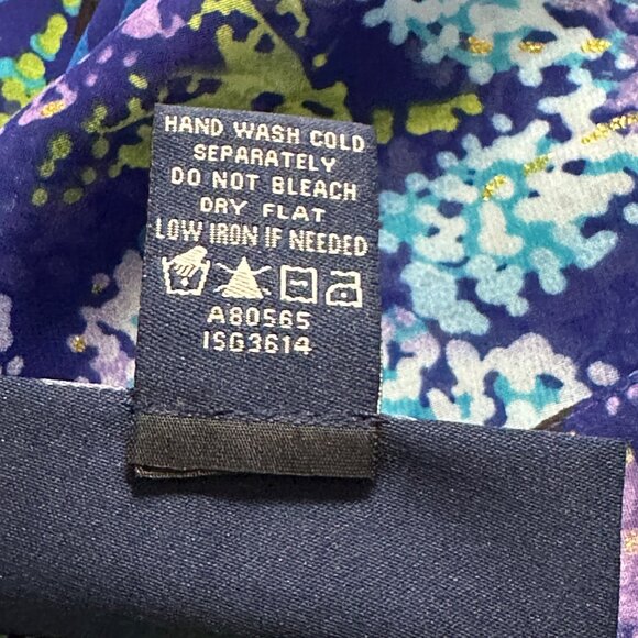 Susan Graver Style size L semi sheer blue floral pin tuck long sleeve button top - Picture 6 of 7